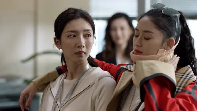 三十而已:叶依依为王漫妮来还钱,上司得知瞬间变脸!