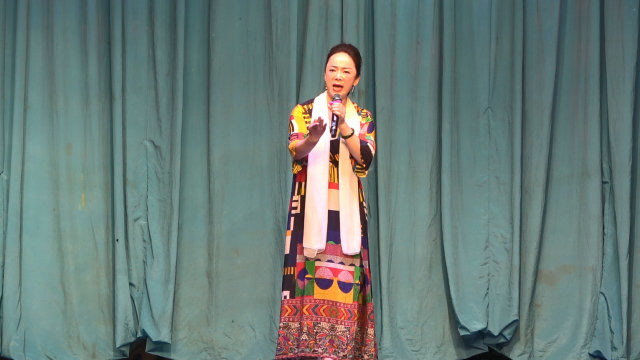 段红秦腔《五典坡》,嗓音细腻甜美好听,不愧是名旦窦凤琴的弟子