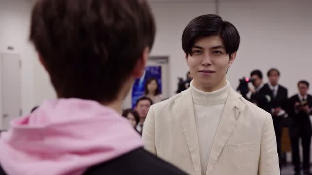 假面骑士零一:面对记者的声讨,哉亚公司社长公开说明要收购飞电