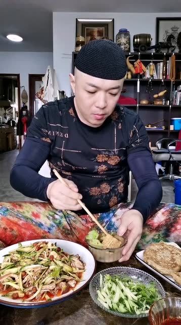 北京大哥又吃早点了豆泡汤配红油肚丝看着都流口水了