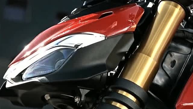 新一代街霸对决 川崎zh2对比杜卡迪v4.谁更胜一筹?