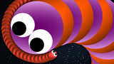 巨型紫蛇：这也想来攻击我？小红蛇：人不可貌相