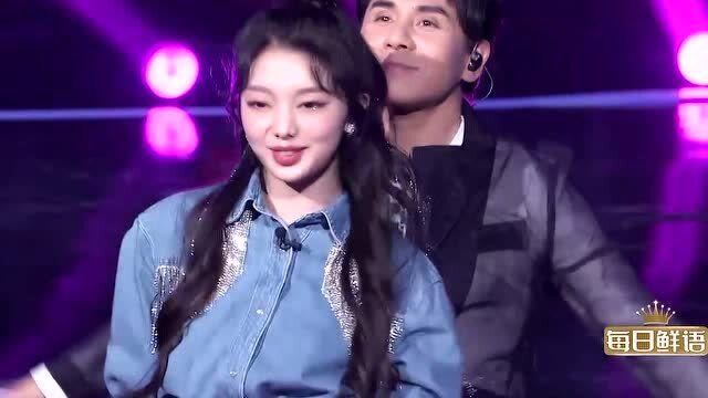 李紫婷黄凯芹合唱《失恋阵线联盟》,两人搭配真是默契,好可爱!