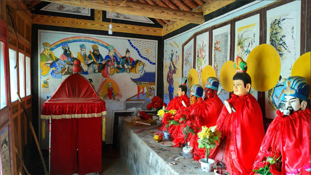 荒山野岭发现一座杨六郎庙,古怪神秘,庙里竟然有一个红色大花轿