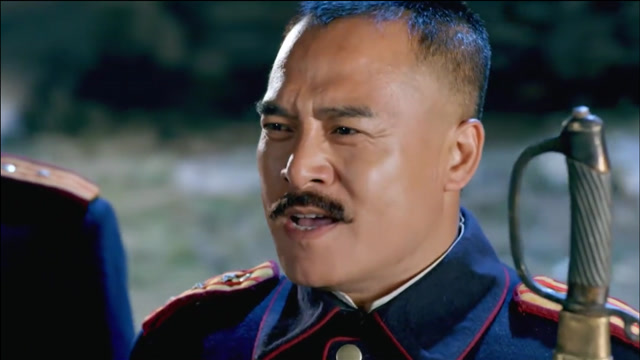 左手劈刀:一个部队优不优秀,主要是看它的团长,这个团长太厉害