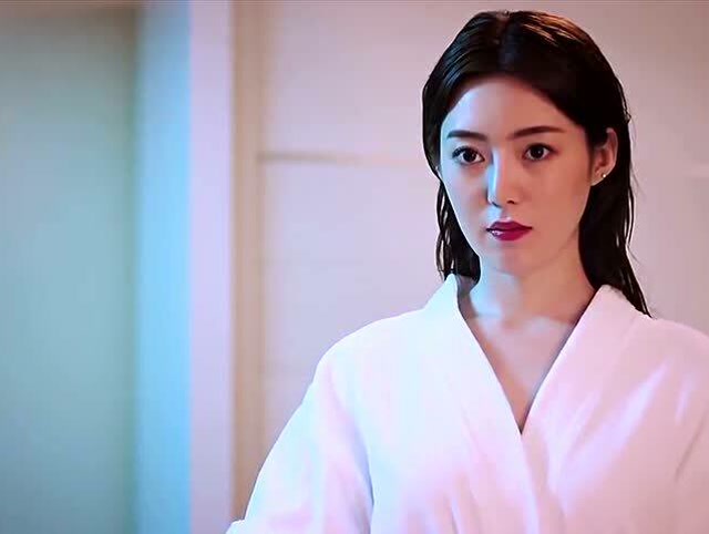 美女和沈医生在一起,怎料竟发现霸道总裁和女主的惊天秘密,建议反复