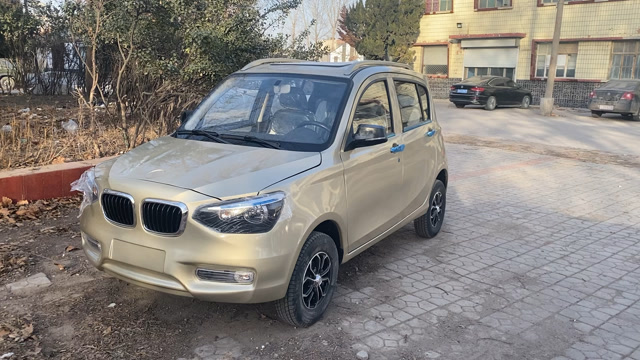 宝马x1,老年代步车还真是花样百出!