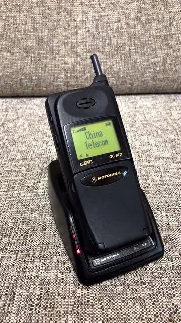 一斤重的手机你见过吗?摩托罗拉二哥大gc87c,范德彪专用机!