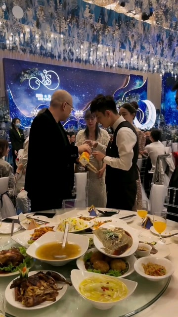 阿哲孙珊珊婚礼枷柏随100w茶水20w