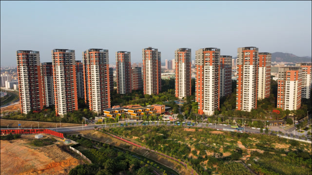 实拍东莞湖畔花园,华为给员工建造的住宅楼,看看价格贵不贵?