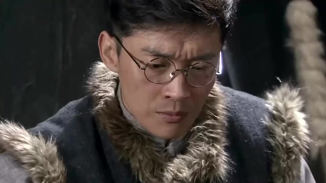 绝地枪王二当家的太体贴,打盆热水给大当家的洗脚,实在是佩服