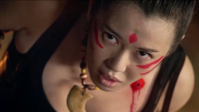 铁血娇娃:不愧是战狼的女神余男,杀人眼神太到位了