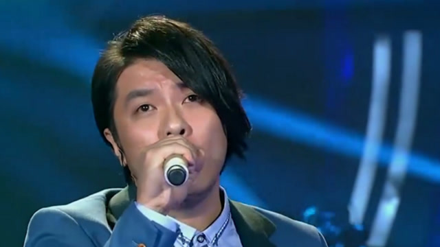 阿杜演唱《傻瓜》,嗓音低沉,给人一种很沧桑的感觉丨我为歌狂