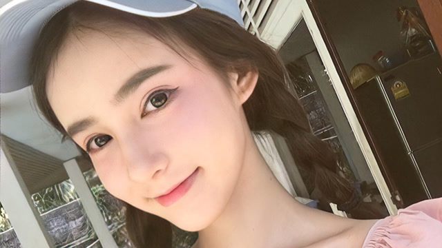 谁能想到她以前是男孩子!yoshi