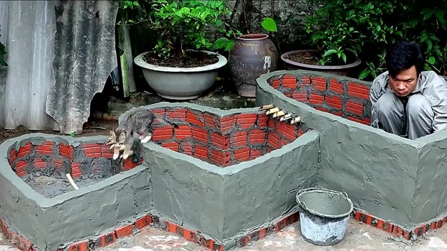 六百块请师傅砌鱼池,开始觉得一点都不值,看到成品后直接给两千!