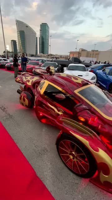 头顶一块布天下我最富 迪拜王子大龙虾跑车!