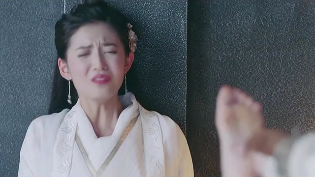 倚天屠龙记名场面,张无忌挠脚心,正人君子太难了