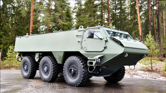 重型装甲运兵车patria 6x6的颜值真的很高,如果改成房车应该是不错的