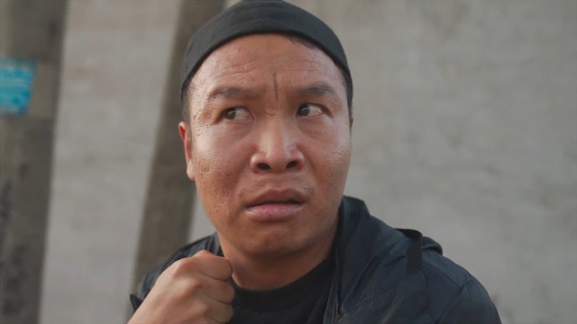 漠叔曾经拍戏被坑了走路回海南,这回在海南碰到导演了