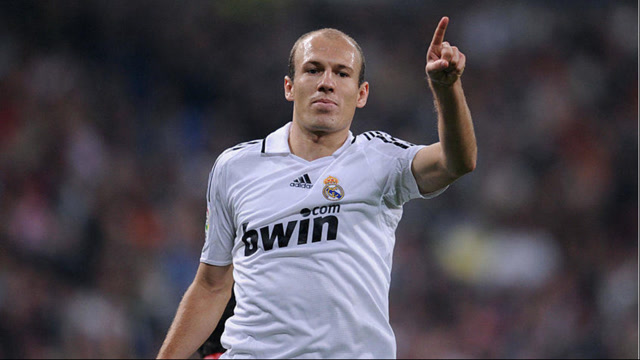 我是为了内切才没停好球!皇马时期罗本对阵奥萨苏纳的进球