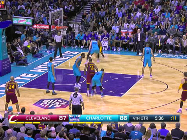 nba骑士得分jr拉开单打飘逸转身后撤步跳投命中