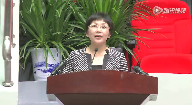 山红红校长在2015级新生开学典礼上讲话