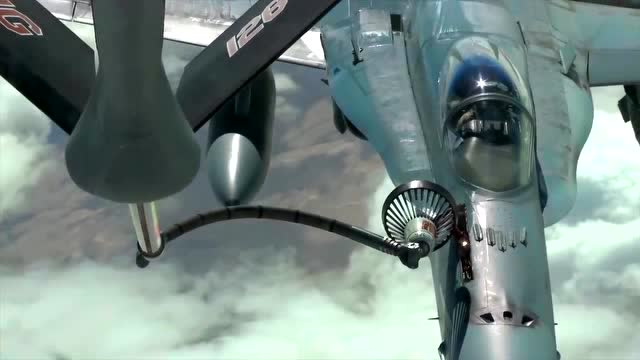 涨姿势!直击飞机空中加油全程