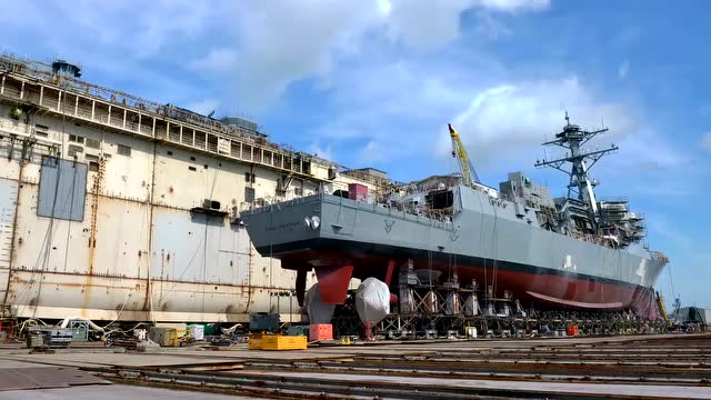 驱逐舰下水过程