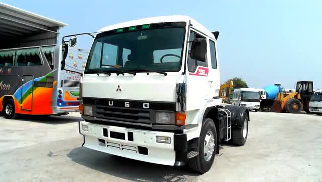 1990年生产的三菱卡车拖头,发动机声音还不错