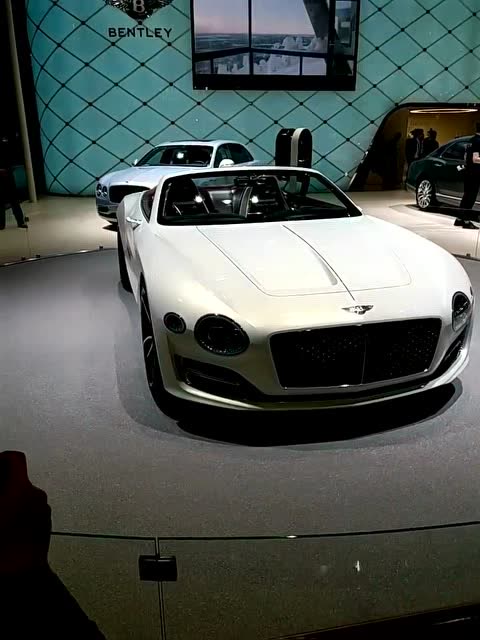 实拍:上海车展 宾利exp 12 speed 6e概念车