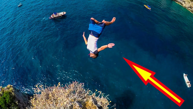 2次最惨的跳水失误,人直接拍在水面上,后果会很严重