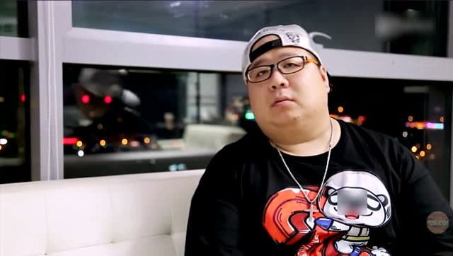 爱笑会议室:张维威吹牛自己女友很大气,结果见真人的确大气