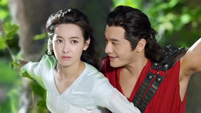 上古情歌:黄晓明带着宋茜飞梭在树林中,画面太美不敢看