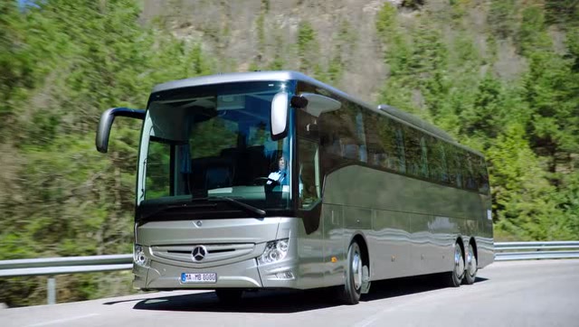 陆地超级巴士!全新奔驰tourismo