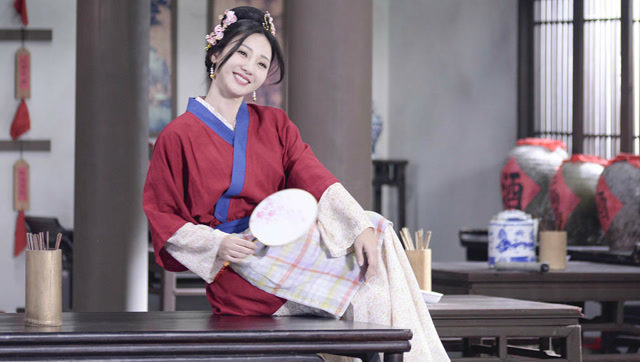 柳岩版的佟湘玉真是风情万种柳岩挑战经典武林外传