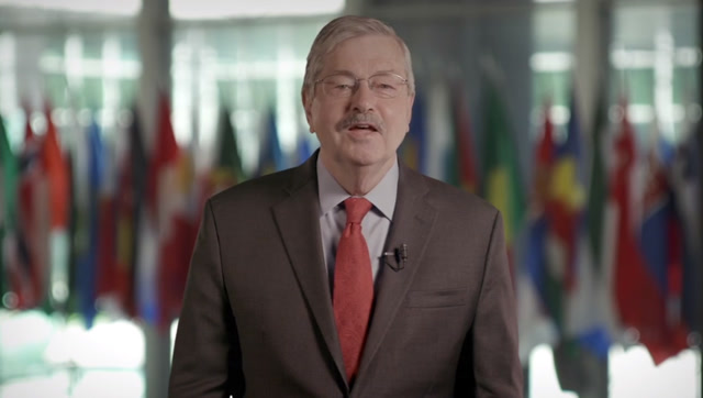 美国新任驻华大使履新:很兴奋能有机会探索中国