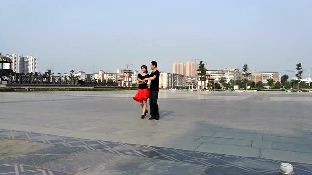 慢四步中国汉城交谊舞队口令教学