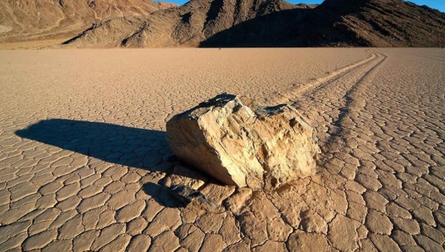 美国死亡谷的石头能自己行走!