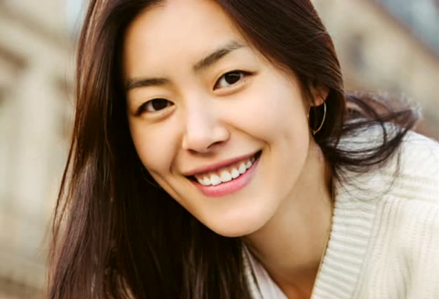 娱乐圈中拥有"丹凤眼"的女星:刘亦菲林青霞上榜,太惊艳了