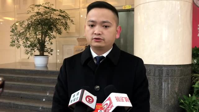 曲靖市五届人大一次会议 唐闻兵代表接受采访