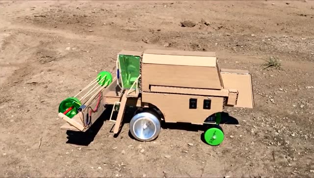 秋天到了, 手工自制一台收割机收购麦子吧!