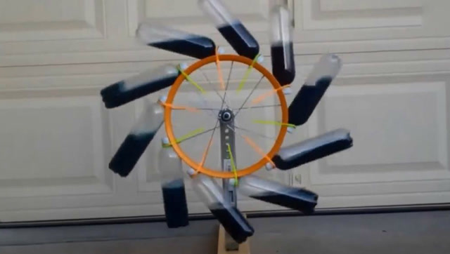 牛人用10个瓶子做成"永动机",停不下来,原理是什么?