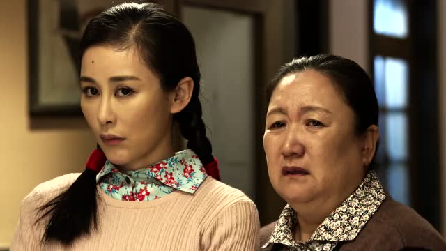 林秋雯不同意和冬花换工作又被撵出家门!