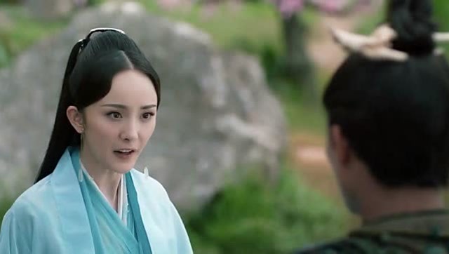 白浅终于发现迷谷不对劲,解开迷谷的迷魂术才知道,师傅仙体被偷