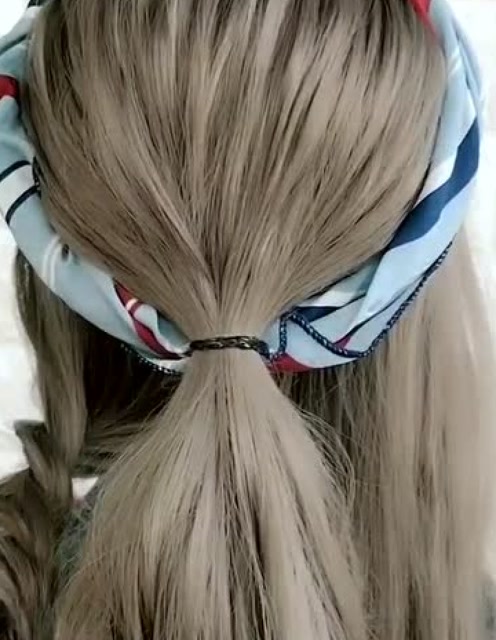 用发带绑马尾,不一样的田园慵懒风,更适合去郊游哦!