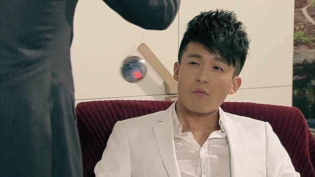 爱情公寓4:子乔接受催眠,这应该是最专业的催眠工具吧