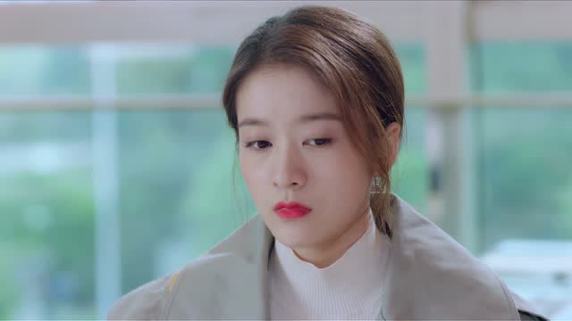 泡沫之夏:马上就要上台了,尹夏沫却一点也不紧张,真是好样的