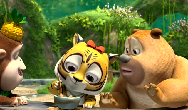 熊熊乐园:小虎妞太调皮了,竟然把蜂蜜当玩具玩!