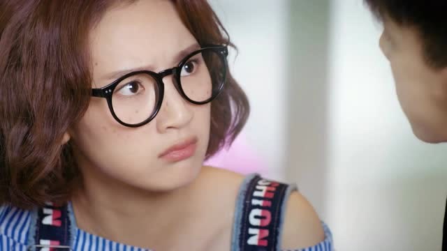 惹上冷殿下:孙艺宁上课大战郭俊辰,老师点名批评