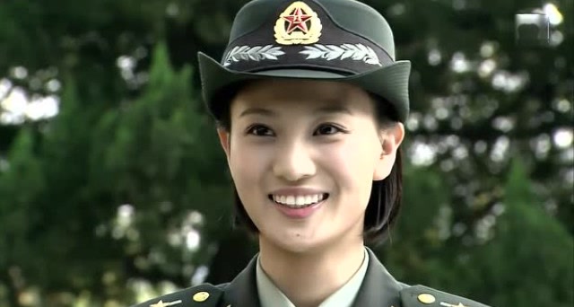 唐心怡总算有点情商了,还没说出嫁就孝敬何晨光家人